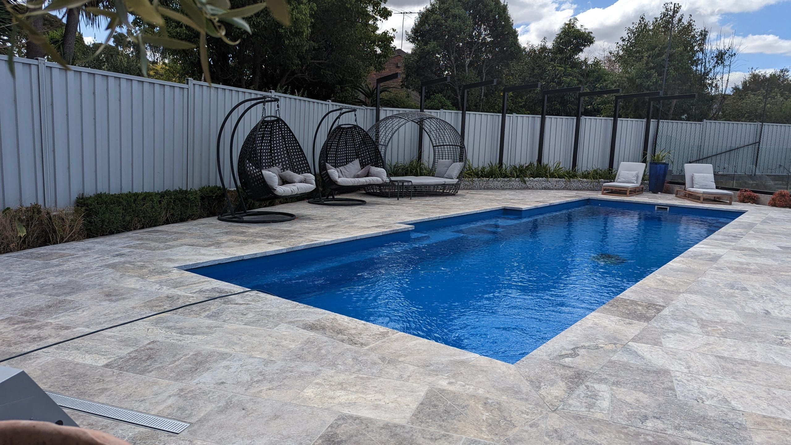PREMIUM SILVER TRAVERTINE_RMS TRADERS_NATURAL STONE SUPPLIER POOL COPING TILES AND PAVING MELBOURNE (5)