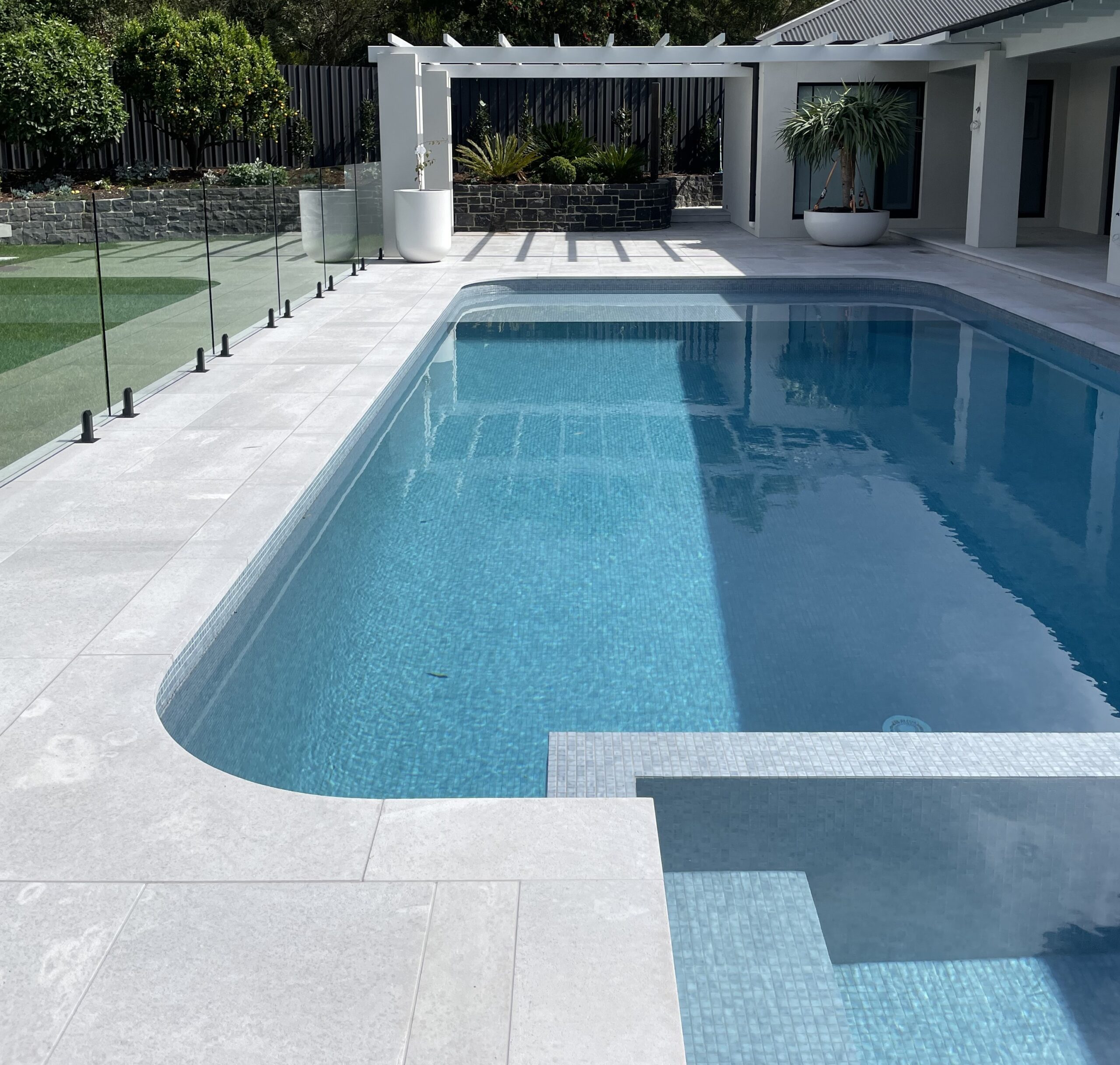 TALLIN GREY SANDBLASTED & BRUSHED LIMSTONE_RMS TRADERS_NATURAL STONE PAVER & POOL COPING SUPPLIER MELBOURNE (6)