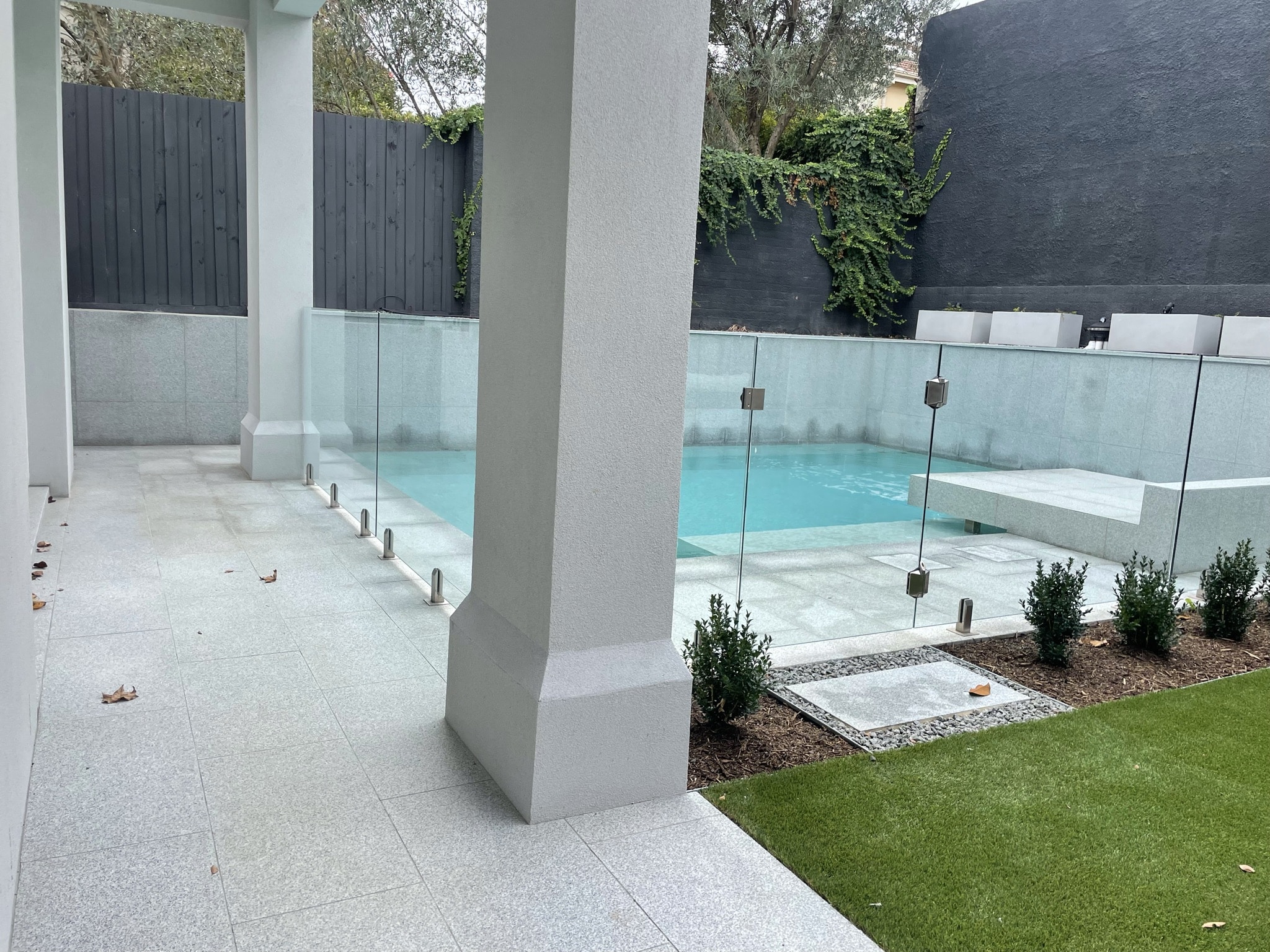 OPAL WHITE FLAMED GRANITE_RMS TRADERS_NATURAL STONE WHITE PAVERS POOL COPING SUPPLIER MELBOURNE 2
