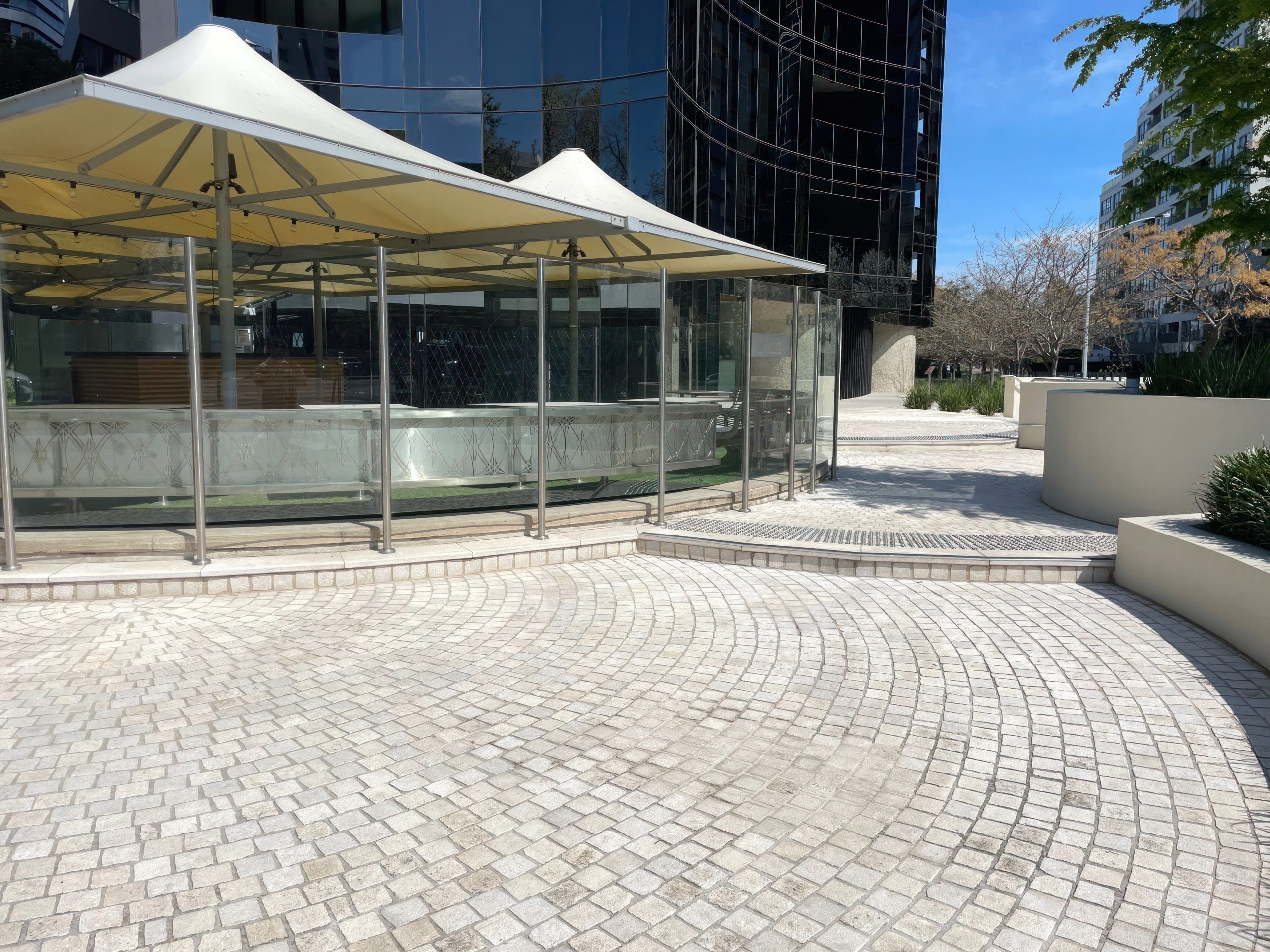 SUNSET GRANITE COBBLESTONES_RMS TRADERS_NATURAL STONE DRIVEWAY FOOTPATHS EXTERNAL SUPPLIER MELBOURNE (1)