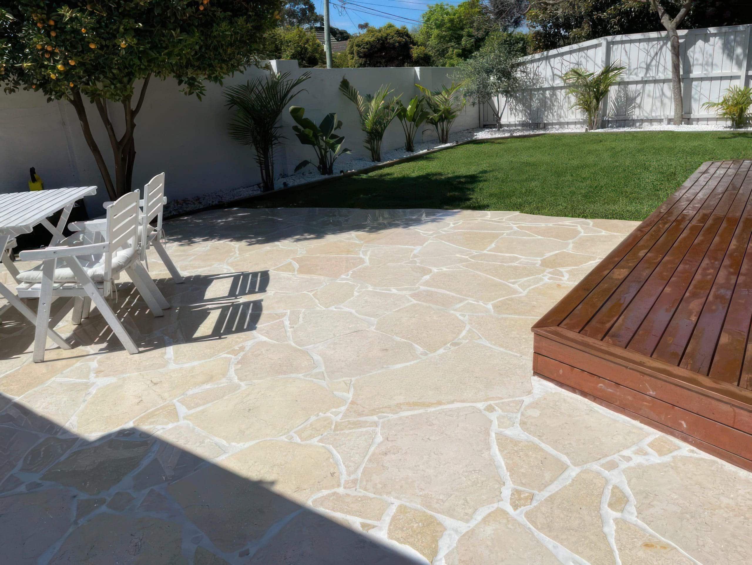SAVANA LIGHT BRUSHED & TUMBLED LIMESTONE CRAZY PAVING_RMS TRADERS_NATURAL STONE SUPPLIER MELBOURNE (7)-