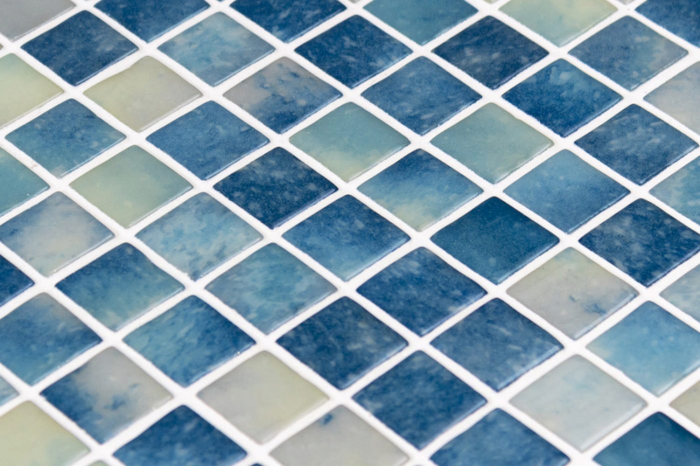 BLUESTONE-BLEND_RMS-TRADERS_NATURAL-STONE-POOL-MOSAIC-SUPPLIER-MELBOURNE-2-scaled