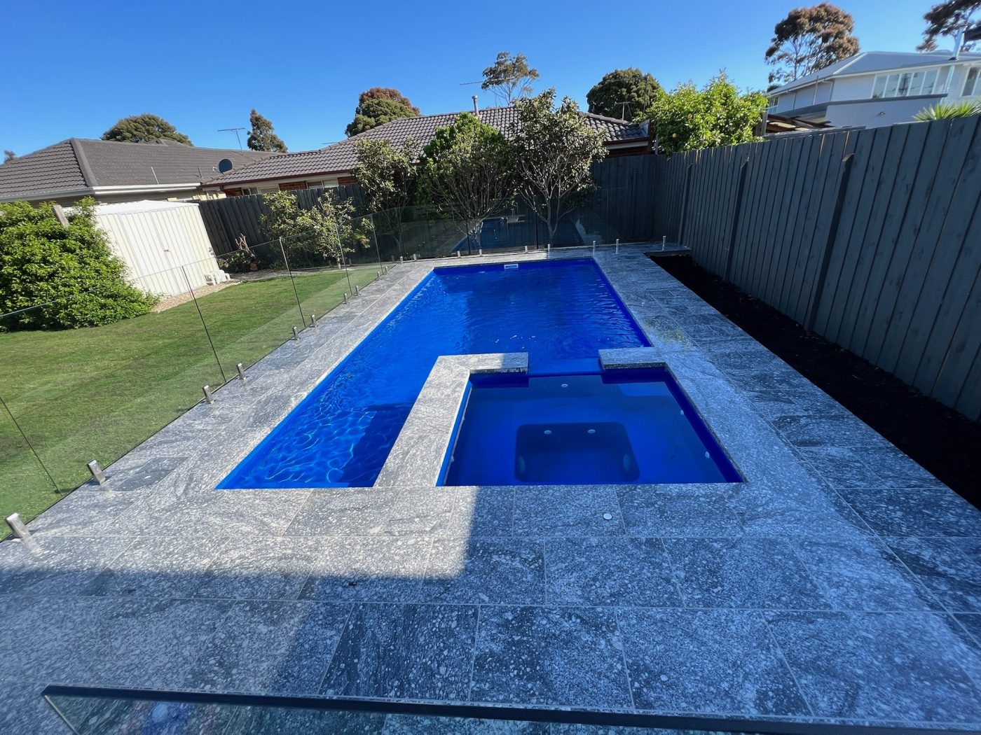 FANTASY-GREY-SANDBLASTED-GRANITE_RMS-TRADERS_NATURAL-STONE-PAVERS-POOL-COPING-SUPPLIER-MELBOURNE-23-scaled