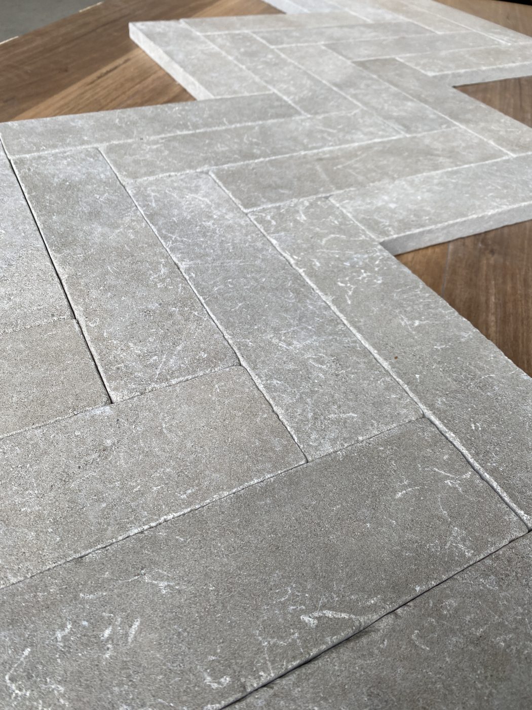 MADDISON-BRUSHED-TUMBLED-LIMESTONE-BATTONS_RMS-TRADERS_NATURAL-STONE-PAVER-SUPPLIER-MELBOURNE-5-1-scaled