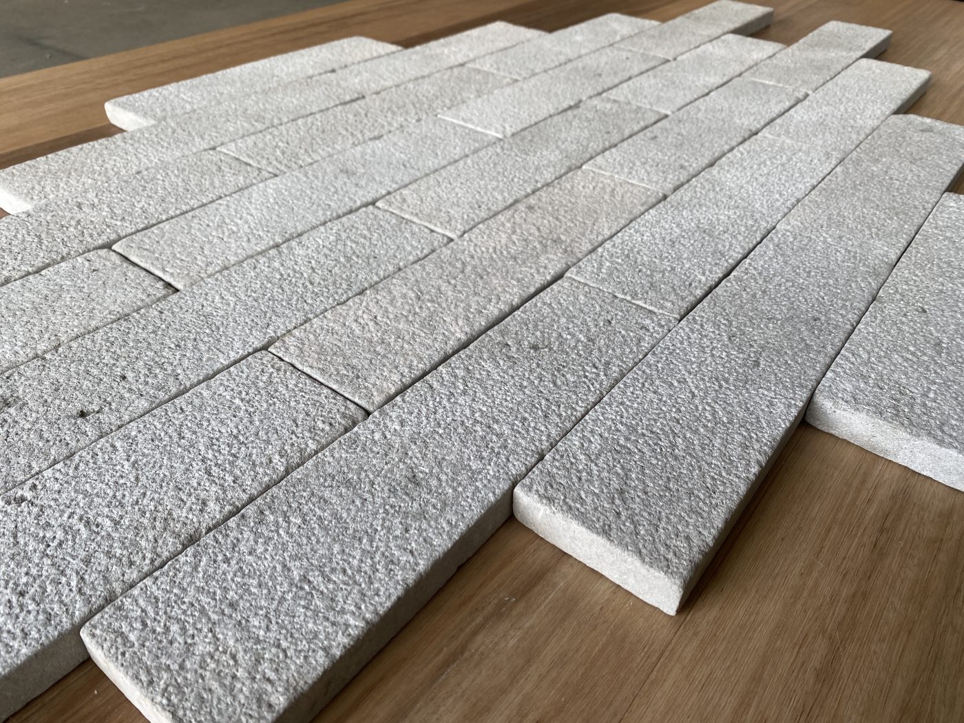 MADDISON-BUSH-HAMMERED-TUMBLED-LIMESTONE-BATON_RMS-TRADERS_NATURAL-STONE-PAVER-SUPPLIER-MELBOURNE-15-1-scaled