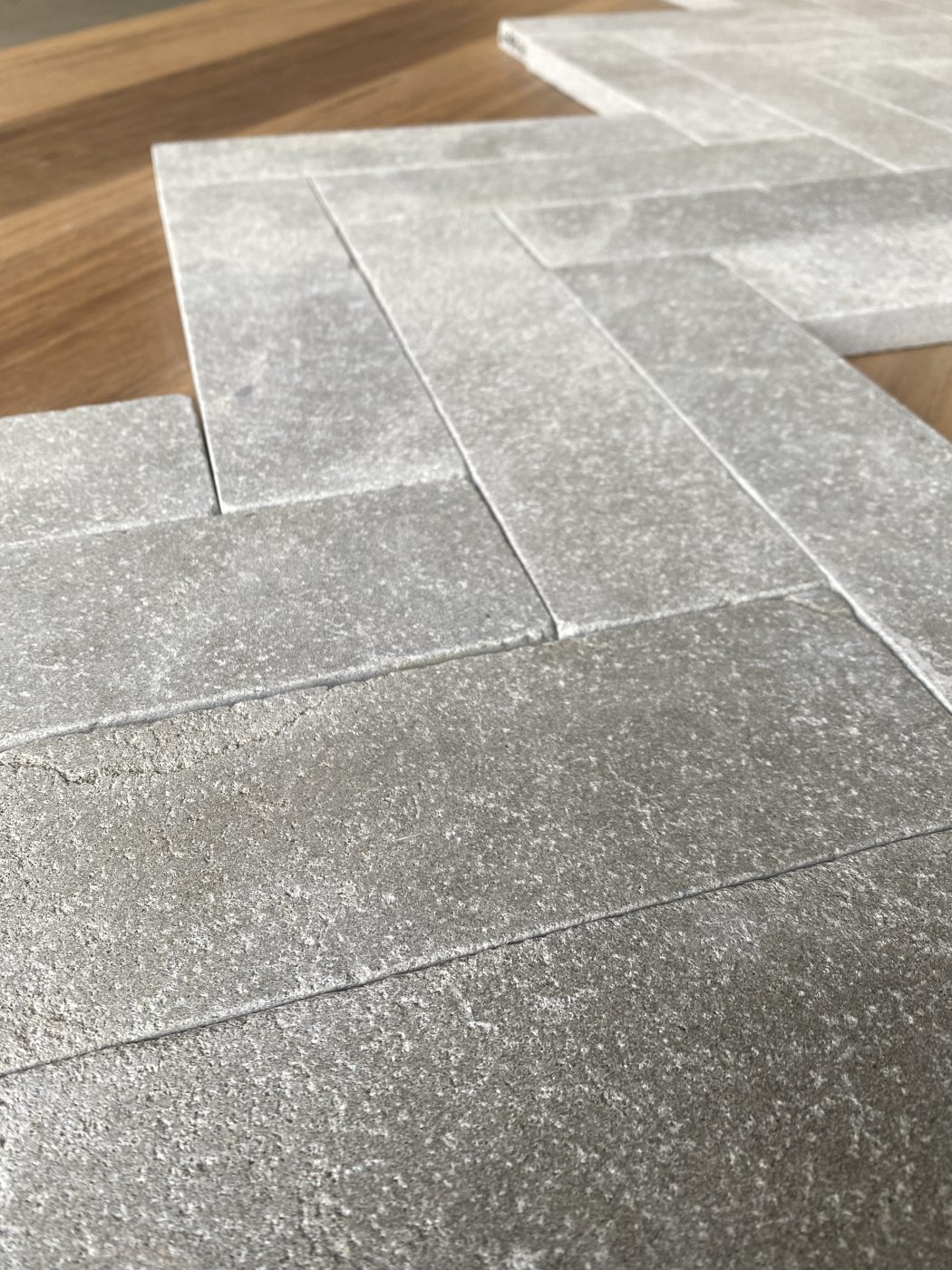 MADDISON-SANDBLASTED-TUMBLED-LIMESTONE-BATTONS_RMS-TRADERS_NATURAL-STONE-PAVER-SUPPLIER-MELBOURNE-3-scaled
