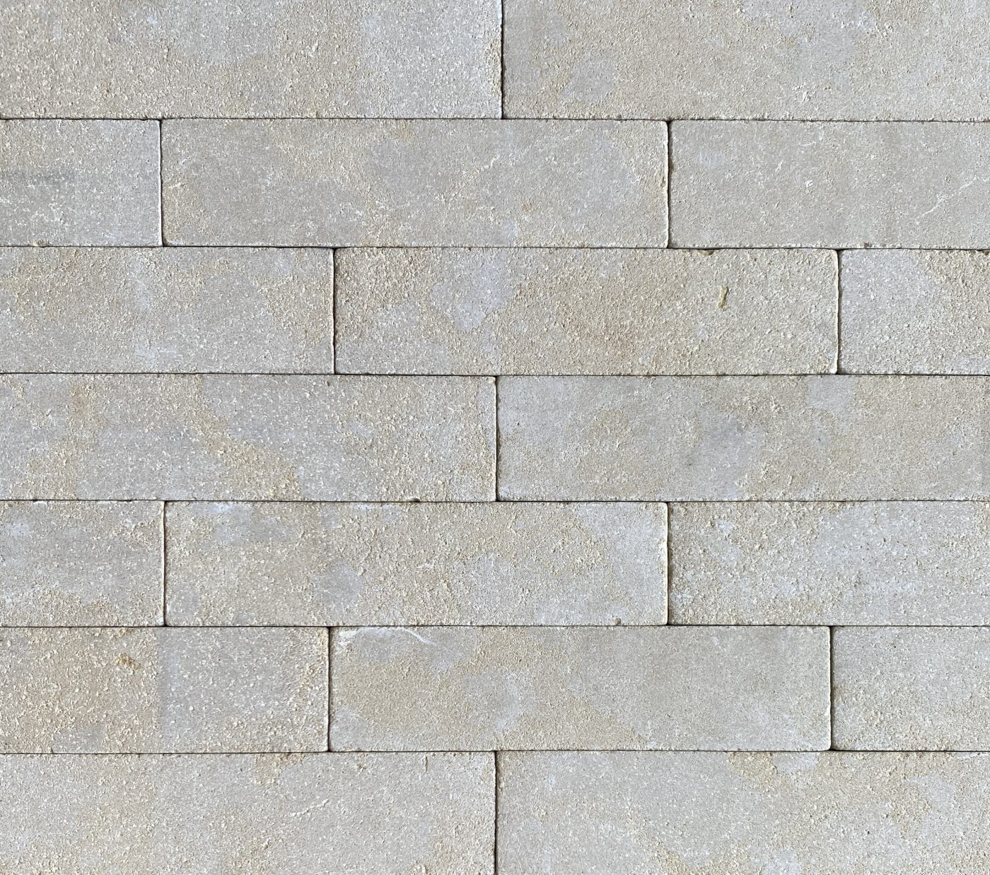 NICE-SANDBLASTED-TUMBLED-LIMESTONE-BATTONS_RMS-TRADERS_NATURAL-STONE-PAVER-SUPPLIER-MELBOURNE-5-1-scaled